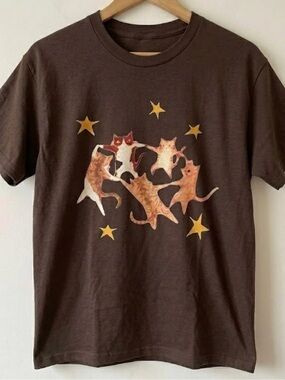 Gildan Brown Short Sleeve Tee with Orange Cat Circle and Yellow Stars